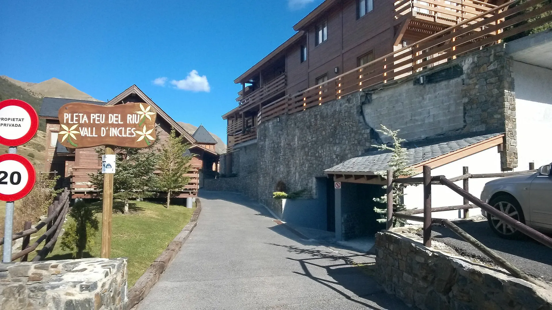 Apartamentos La Pleta Incles Suites 3000 0*,